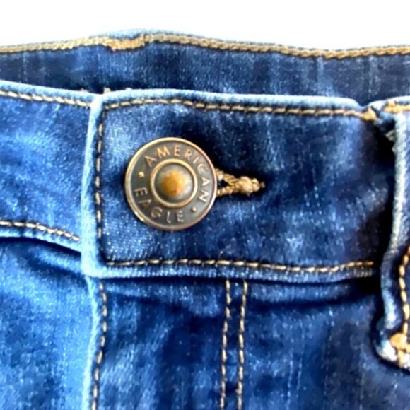 American Eagle Womens Ne(X)t Level Stretch Frayed Hem Denim Shorts Size 8 - Picture 3 of 7